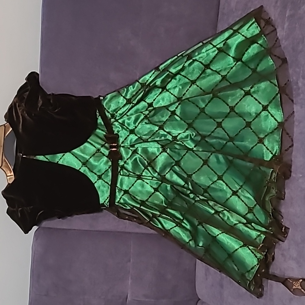 Girls Christmas dress - size 8